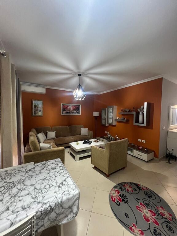 Jepet me qira apartament 2+1 tek Kazazi ne Durres