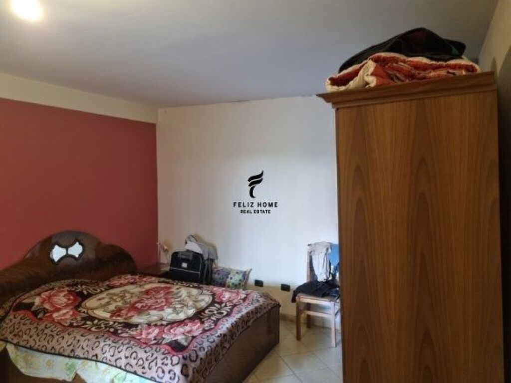 APARTAMENT ME QERA 2+1 RRUGA E KAVAJES 60.000 LEKE FH-67860