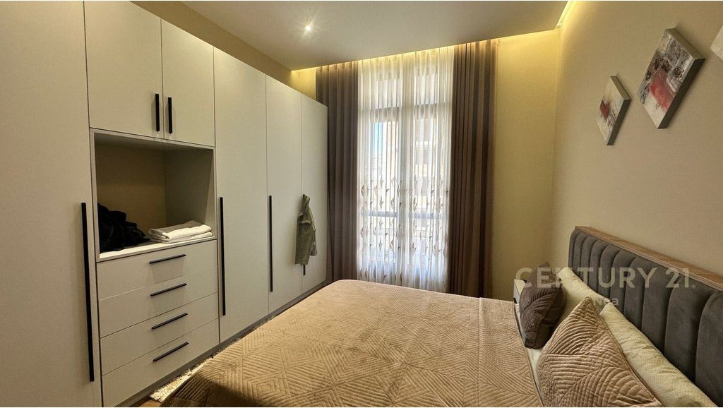 Appartamento in affitto con 2 camere da letto, 1 bagno e 2 posti auto, vicino al Giardino Botanico!