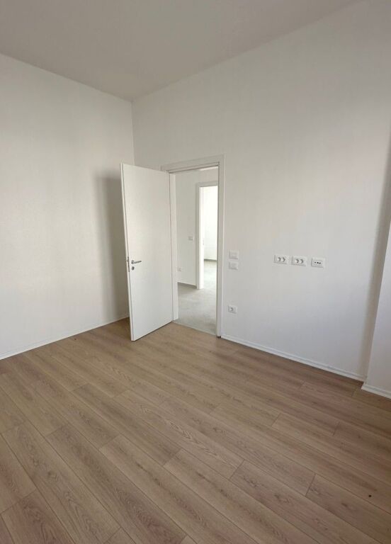 🏡 VILË LUKSOZE 3-KATËSHE – COLLINA VERDE, PRANË TEG ✨