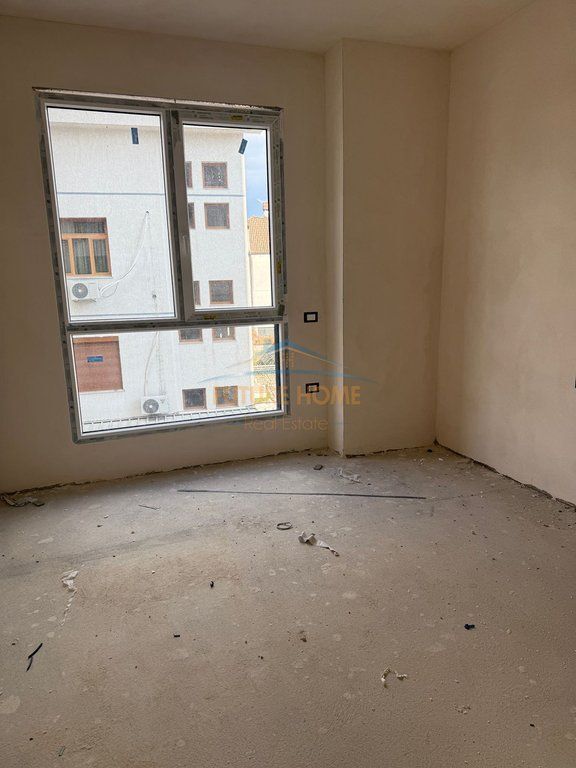Shitet apartament 2+1+2 prane Fushes se Alidemit