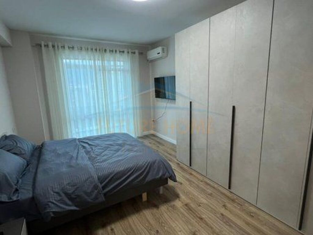Shitet, Apartament 2+1+2, Stacioni i Trenit, Tiranë