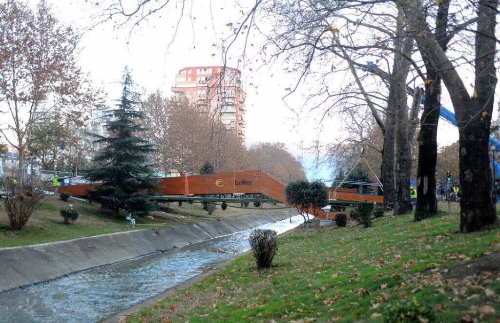 SHITET DYQAN 120 M2 ISH EKSPOZITA. BUZE RRUGES