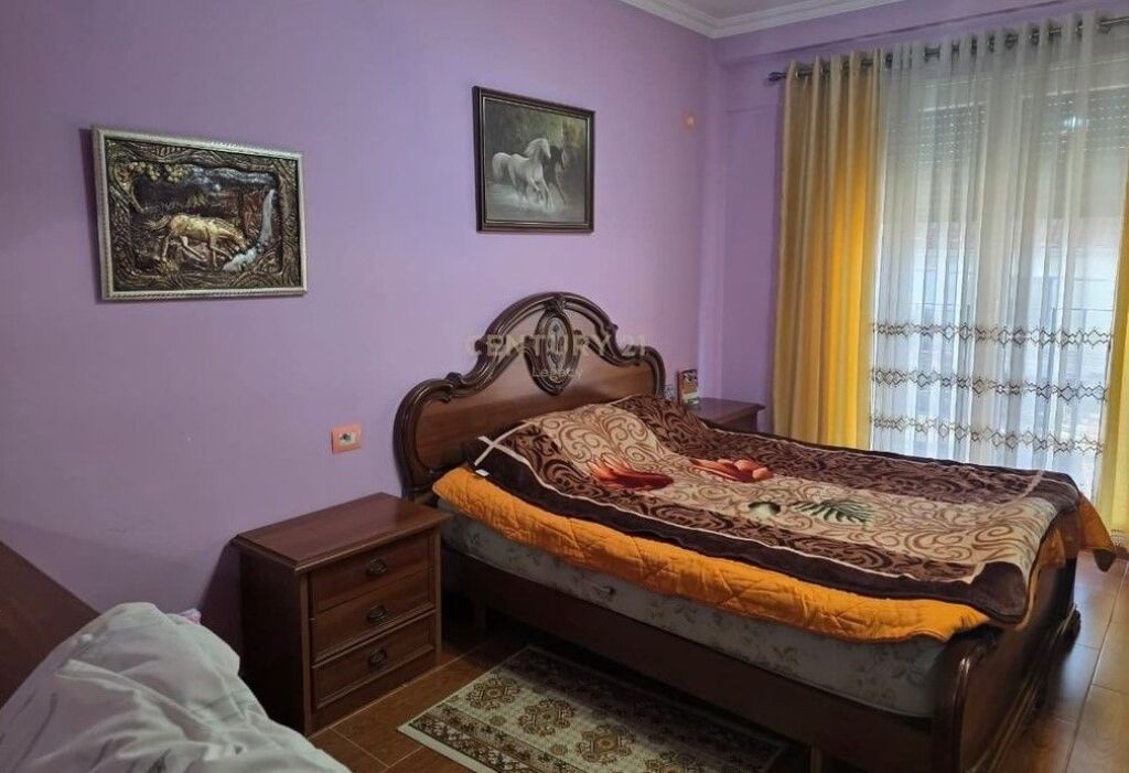 Jepet Apartament me qira 1+1 - Rruga Frosina Plaku