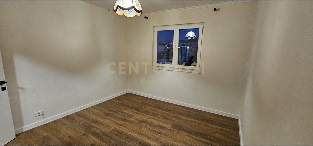 2+1 apartment for sale in the Irfan Tomini area,