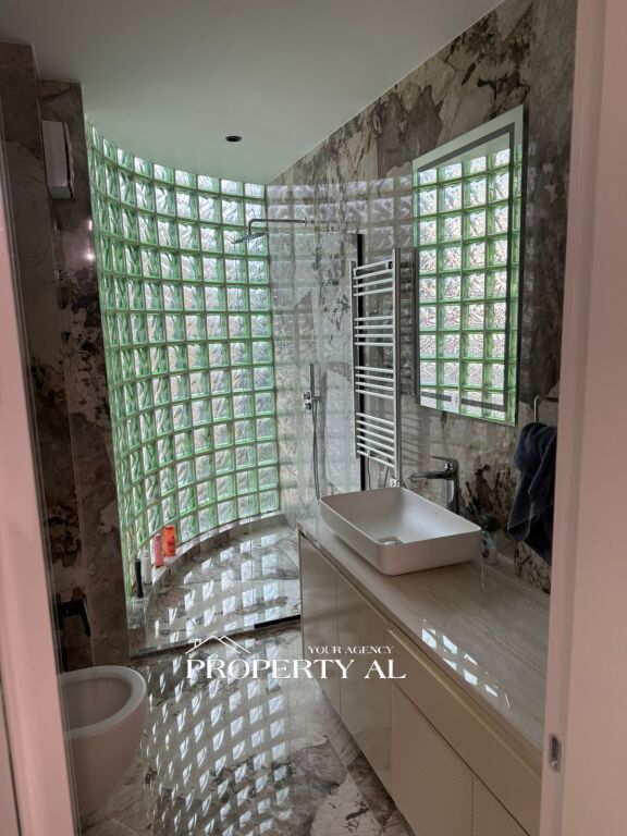 Apartment for rent in Bllok