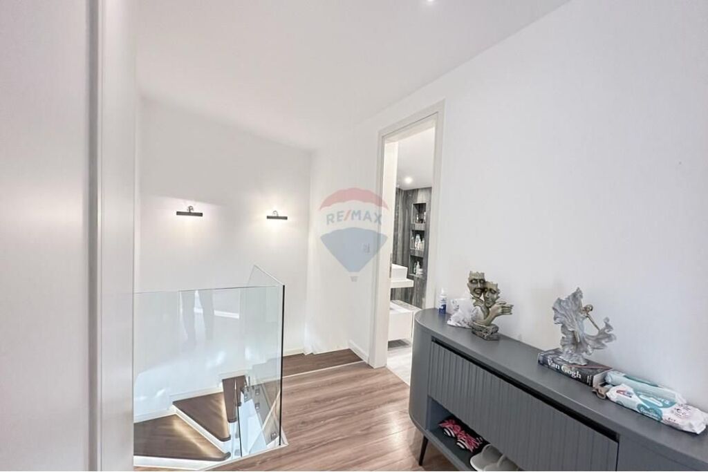 Vile Luksoze per qira te Long Hill !