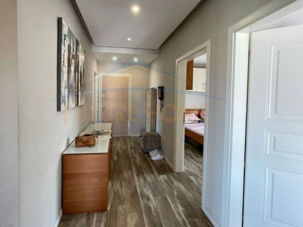 Shitet, Apartament 3+1+2, Kopshti Botanik