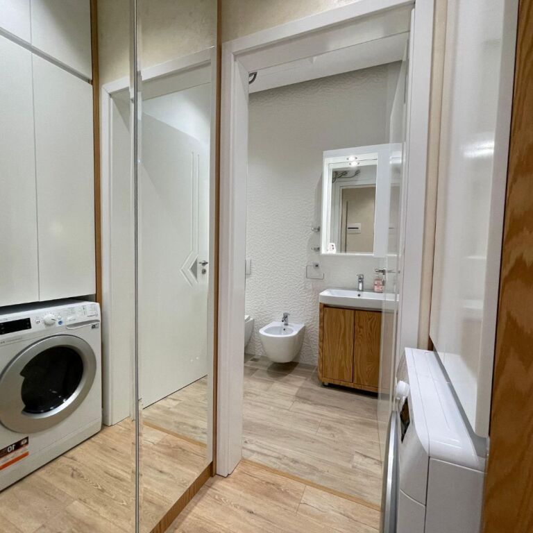 Apartament 1+1 per qira tek Kompleksi Kontakt, 21 Dhejtori Cmimi: 65.000 leke/muaj