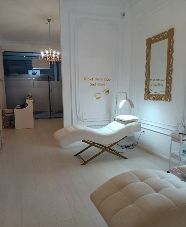 🏢 Locale in Affitto – Via Kavajës (Garden Building)