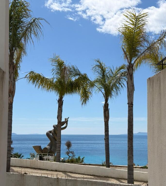 🌊 Shitet Apartament 1+1 – Santorini Residence, Dhërmi 📍