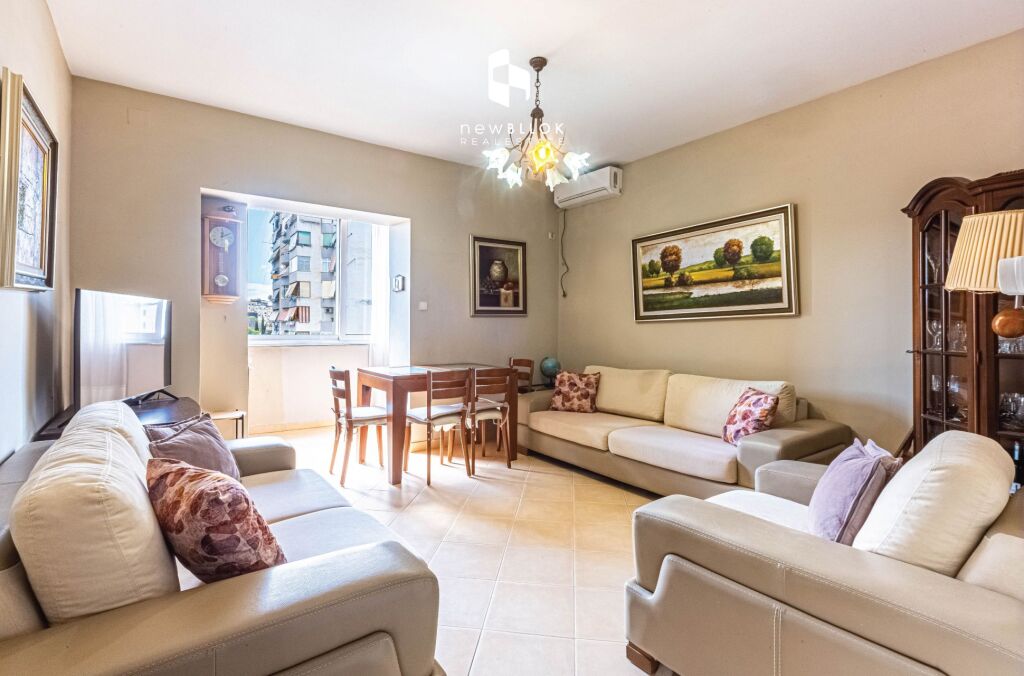 🌟 Shitet : Apartament 2+1 në Zemër të Tiranës (📍Sheshi Skëndërbe – Rr. Fortuzi ) 74m², Kati 4 Planimetri Perfekte Çmimi : 179K 🔥