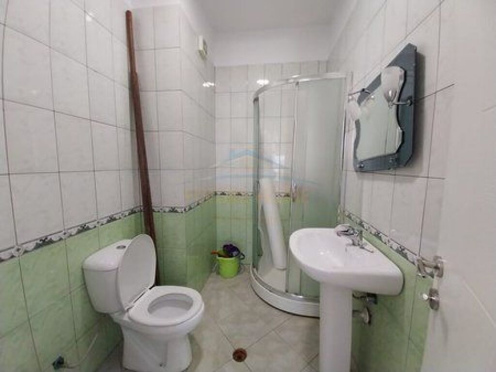 Shitet, Apartament 2+1, Pasticeri Melisa, Fresk.