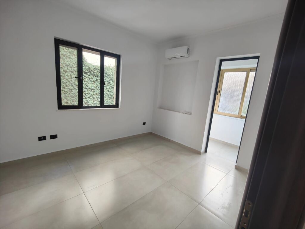 OFFICE FOR RENT IN BLLOK 900 EURO