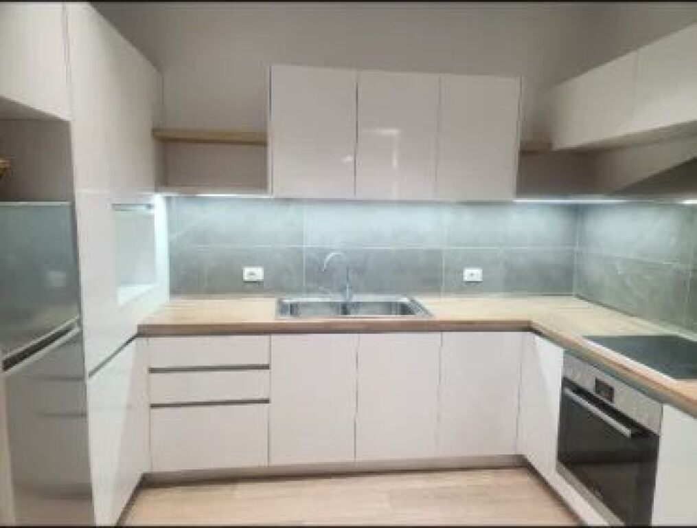 Rent | Apartment 1 + 1 | Myslym Shyri Street | 650 €/month