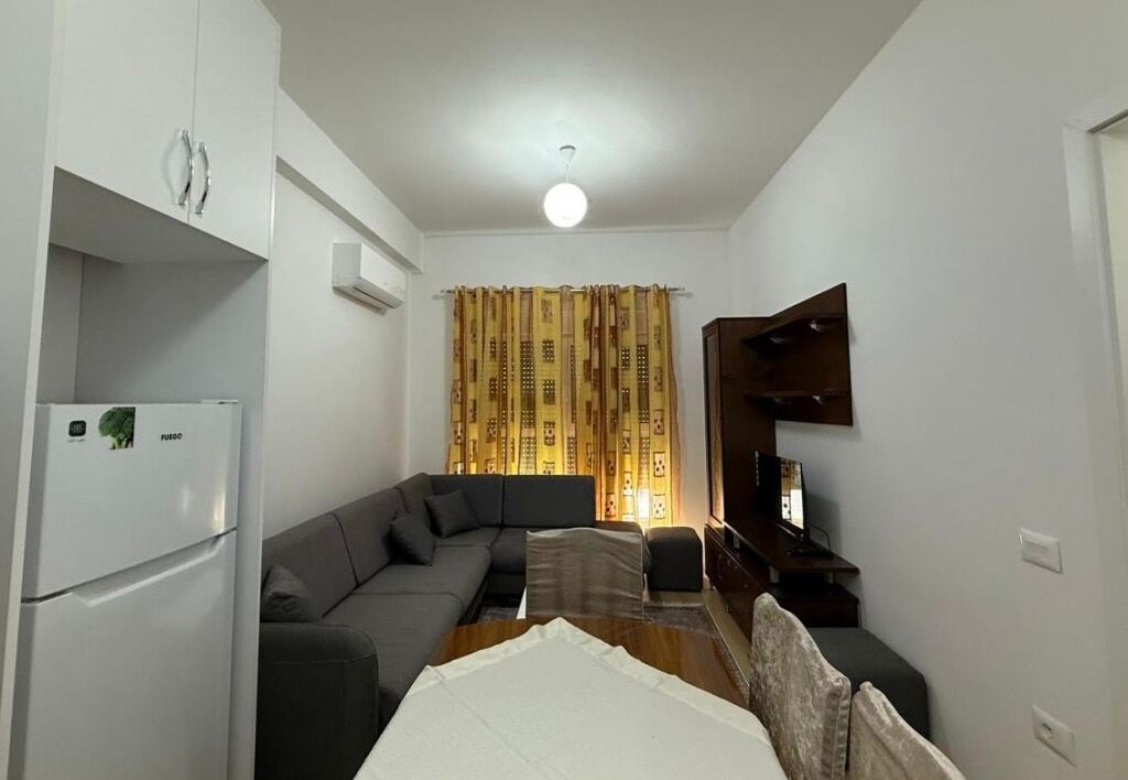 🏡 Apartament 1+1 me qira – Kadiu, Ali Demi 📍 • Sipërfaqe: 65 m² • Kati: 5 banim • Tipologjia: 1+1 ✨ Apartament i përshtatshëm për çift ose individë, në një zonë të qetë dhe me akses të mirë në qytet. 💰 Çmimi: 40,000 Lek / muaj 📞 Na kontaktoni për më shumë informacion ose për një vizitë!