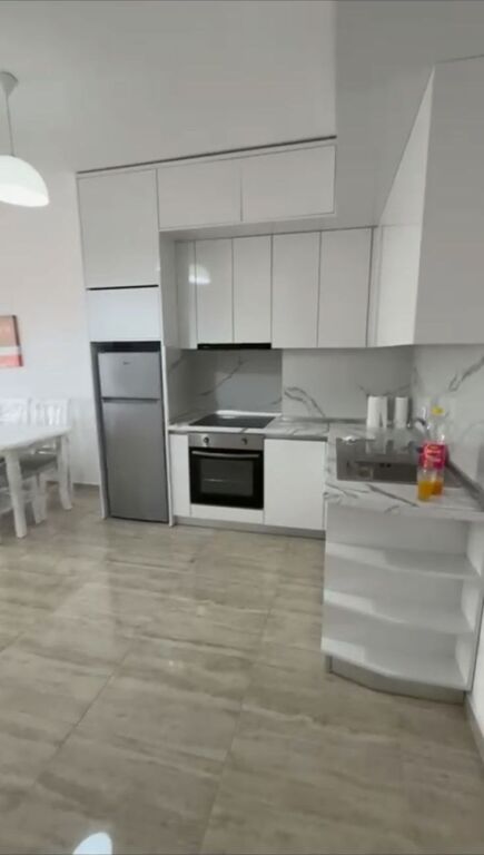 Apartament me qera 1+1