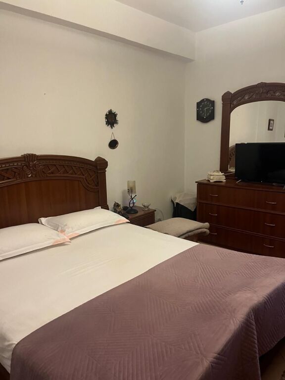 🏡 Jepet me qira 2+1 – 📍 Përballë Klinikës At Luigji Monti, Rr. e Kavajës💶 700 €/muaj
