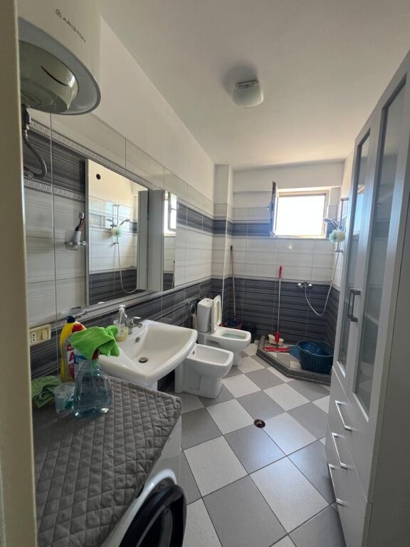 Jepet me qira apartament 2+1 tek Kazazi ne Durres