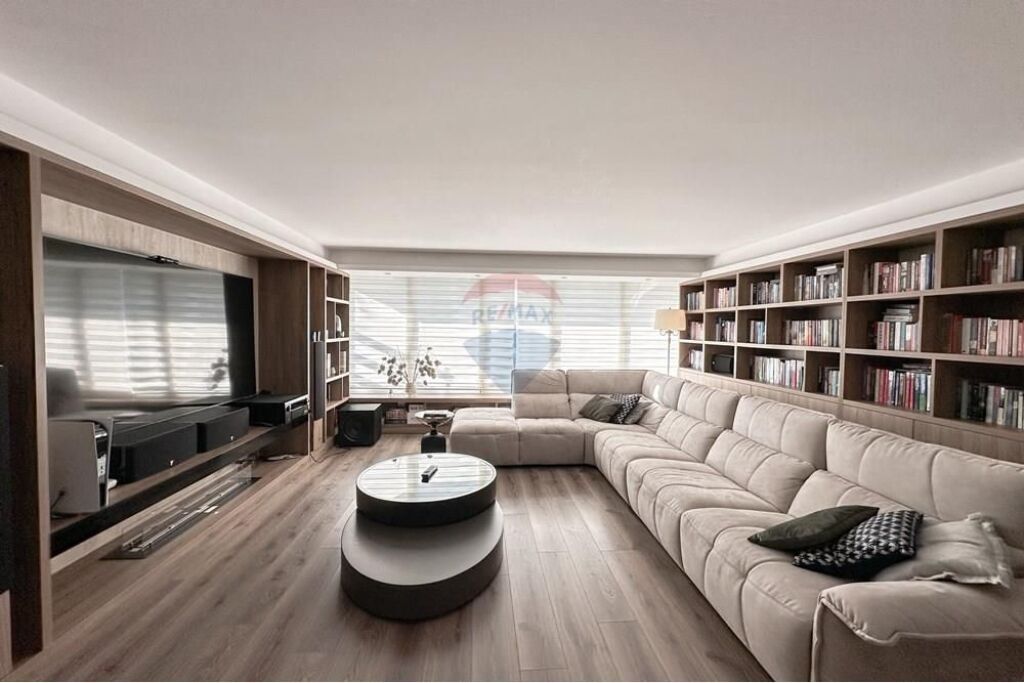 Vile Luksoze per qira te Long Hill !