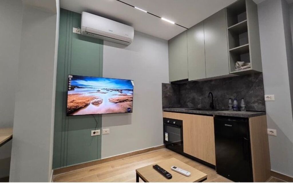 Shiten, 3-Garsoniere, Rruga Mine Peza, Tiranë.