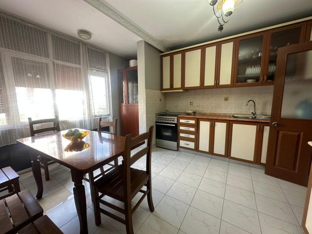 Apartment 2+1+2 for sale in the Lapraka area, near Blloku Gintash