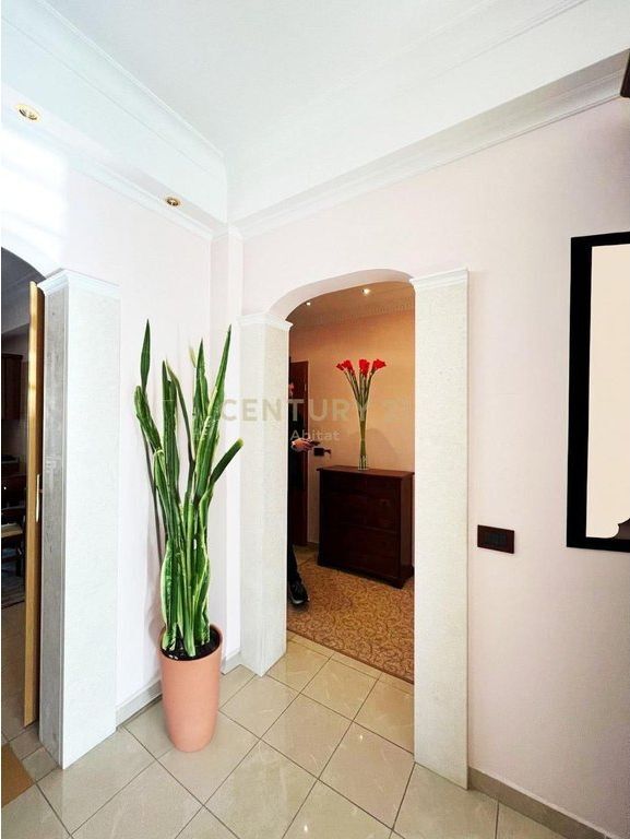 Ish-Blloku: APPARTAMENTO 2+1+2 IN AFFITTO