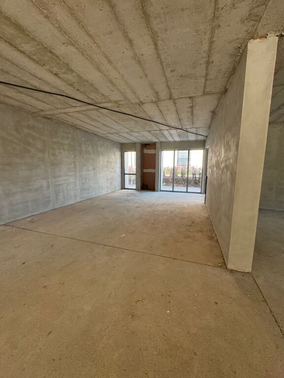 BUSINESS PREMISES FOR RENT AT GREEN VALLEY RESIDENCE