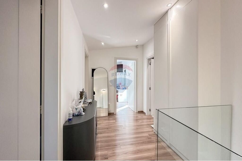 Vile Luksoze per qira te Long Hill !