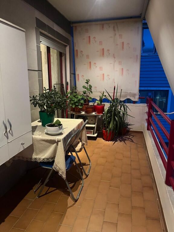 🏡 Jepet me qira 2+1 – 📍 Përballë Klinikës At Luigji Monti, Rr. e Kavajës💶 700 €/muaj