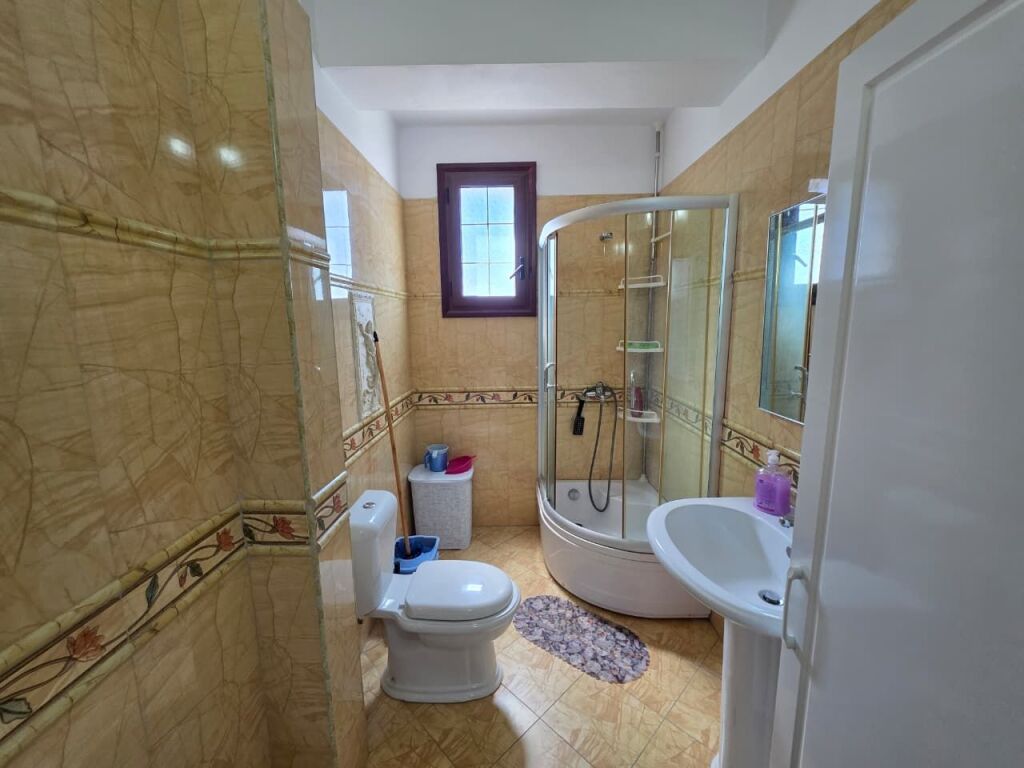 🔥 APARTAMENT 2+1 ME QIRA – LUNGOMARE, VLORË! 🔥