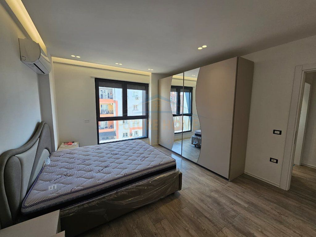 Shitet, Apartament 2+1+2 , Kompleksi Ndregjoni, Jordan Misja.