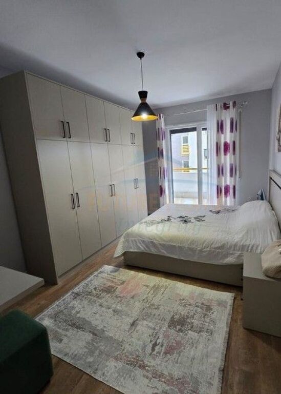 Qera, Apartament 1+1+Post Parkimi, Kompleksi E-88, Tiranë.