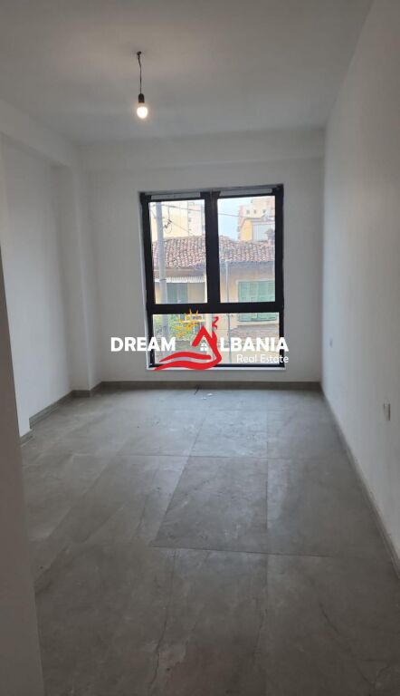 Locale Commerciale in Affitto tra Via Myslym Shyri e Via Kavaja (ID 42611421)