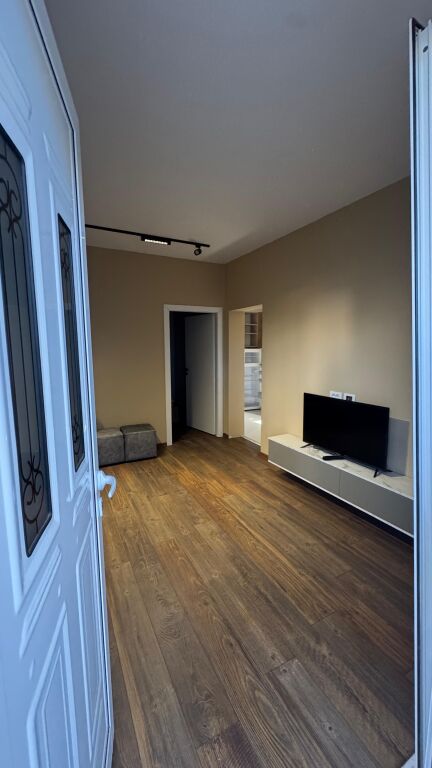 🏠 Appartamento 1+1 in Affitto sopra il Complesso Grand, Tirana