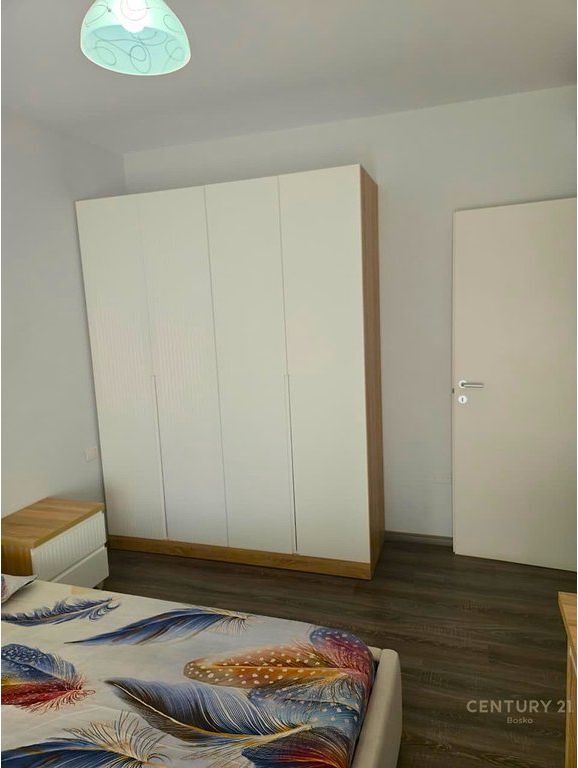 Affittasi appartamento moderno 2+1+2 nella residenza Fiori di Bosko, al terzo piano di un palazzo di qualità.