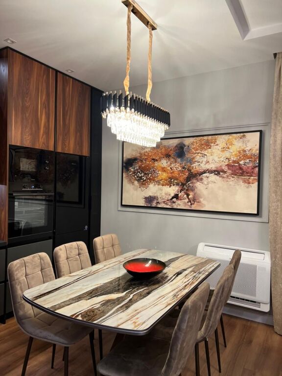 🏡 Jepet me qira apartament 2+1 + post parkimi 📍 Pranë TEG, Rezidenca “Secret Garden”💶 Çmimi: 1,300€/muaj