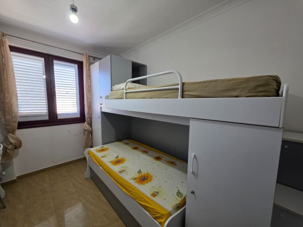 🔥 APARTAMENT 2+1 ME QIRA – LUNGOMARE, VLORË! 🔥