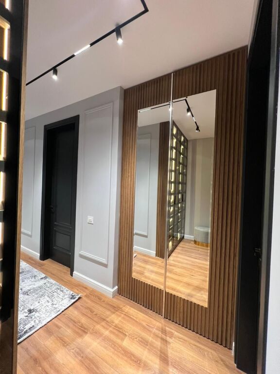 🏡 Jepet me qira apartament 2+1 + post parkimi 📍 Pranë TEG, Rezidenca “Secret Garden”💶 Çmimi: 1,300€/muaj