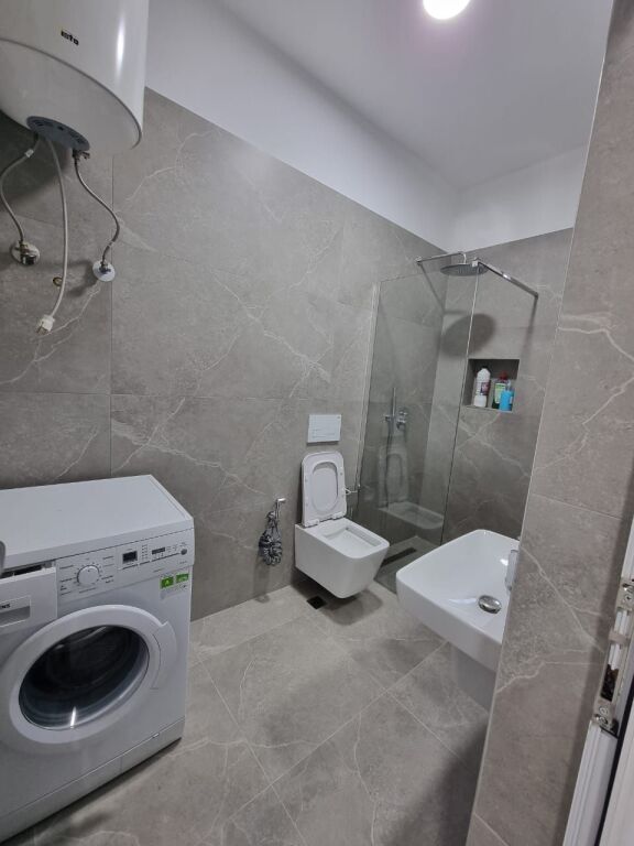 AFFITTASI  2+1 CASA PRIVATA (2° PIANO)
