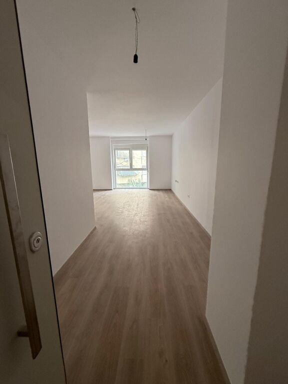 Office for rent near Stadium air Albania