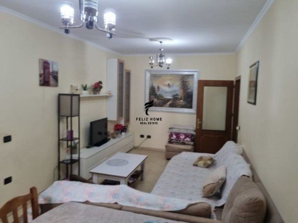 APARTAMENT ME QERA 2+1 RRUGA E KAVAJES 60.000 LEKE FH-67860