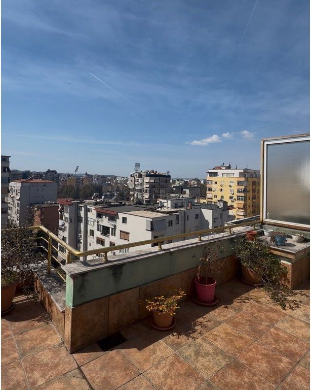 Piazza Willson, Vendita Appartamento 2+1 Con Veranda