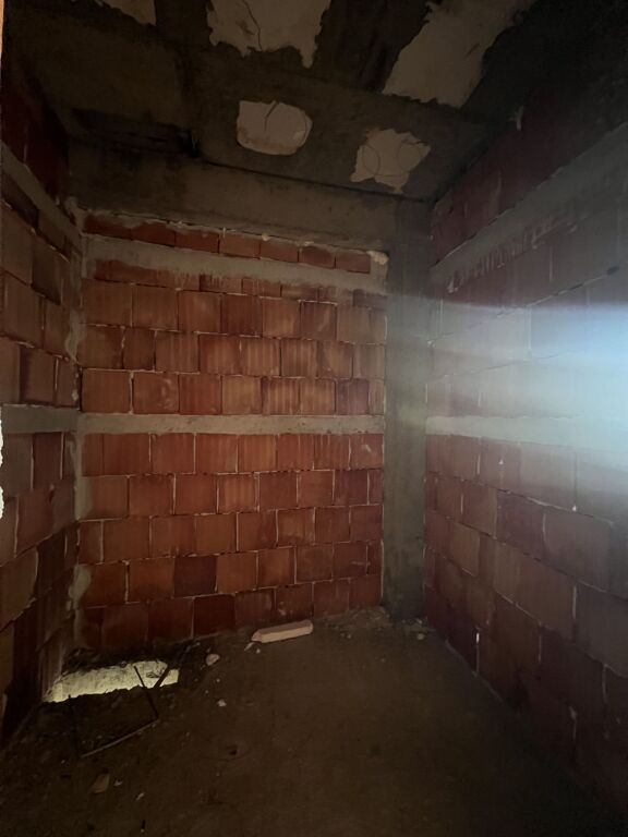 Shitet garsoniere ne Golem!