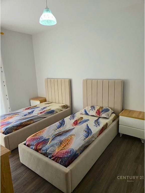 Affittasi appartamento moderno 2+1+2 nella residenza Fiori di Bosko, al terzo piano di un palazzo di qualità.