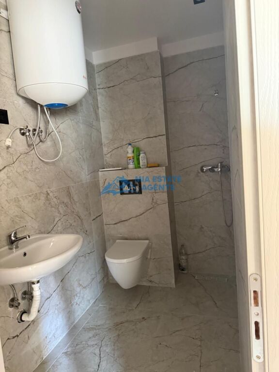 Apartament 1+1 në Qerret