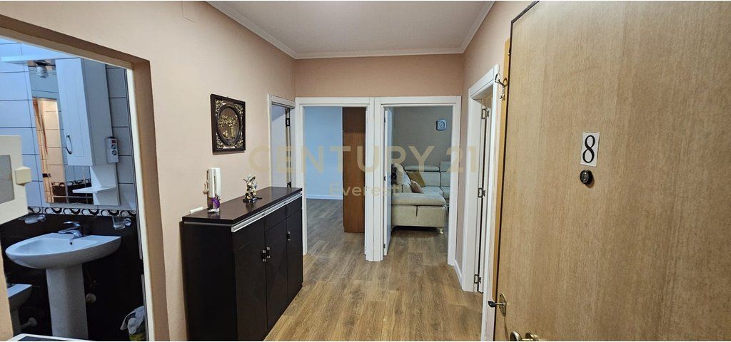 2+1 apartment for sale in the Irfan Tomini area,