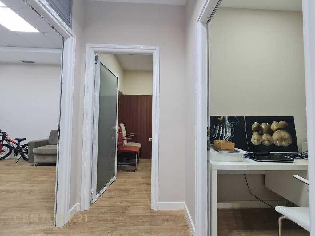 FOR RENT COMMERCIAL SPACE 120m, PARIS MUNICIPALITY!