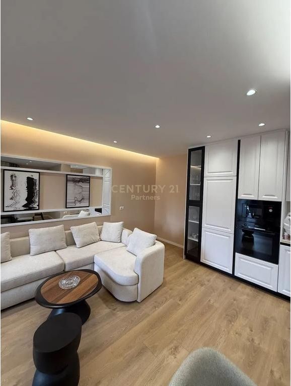 SHESIM APARTAMENT 2+1+2 ME POST PARKIMI NË RRUGËN E DURRËSIT!