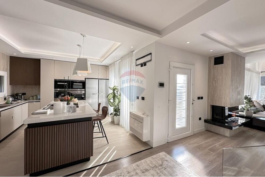 Vile Luksoze per qira te Long Hill !